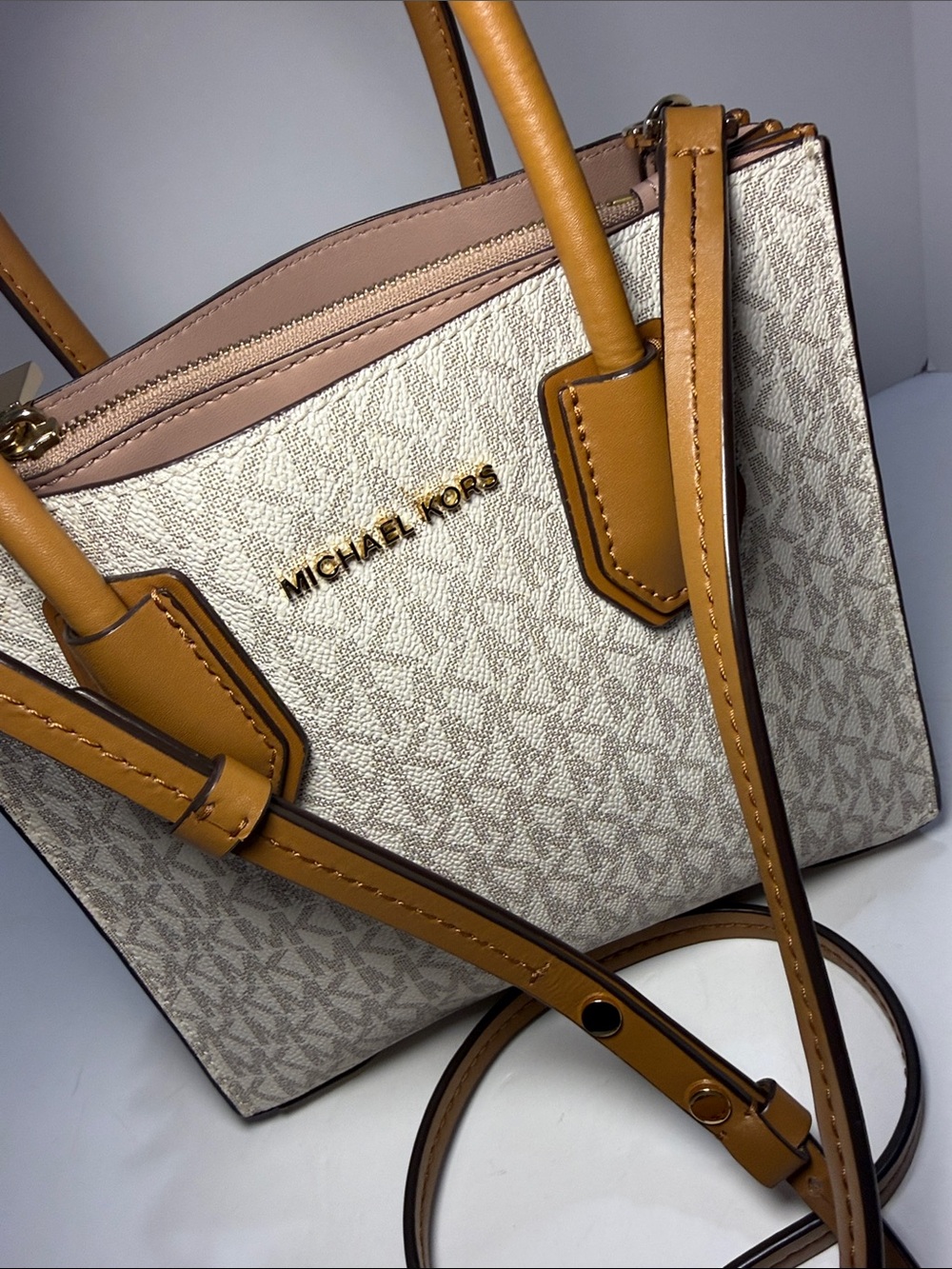 Michael Kors Signature Logo Mercer Medium Convertible Satchel - Picture 2 of 12